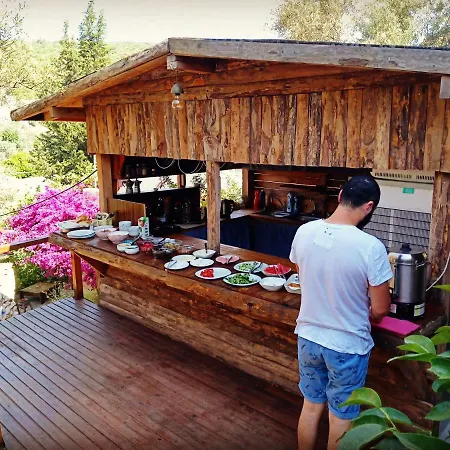 Ceyrek Camping&bungalows ホテル *